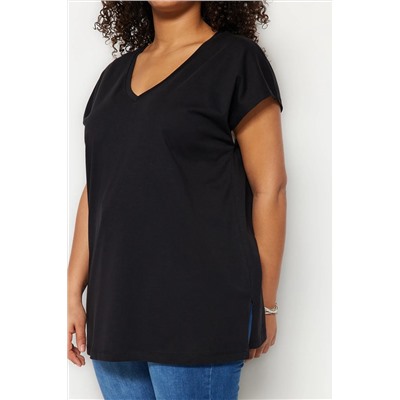 Siyah Boyfriend V Yaka Yırtmaçlı %100 Pamuk Örme T-Shirt TBBSS22BF0036