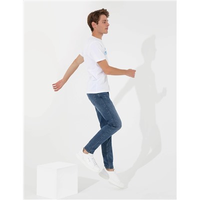 Beyaz Slim Fit Baskılı Bisiklet Yaka Tişört