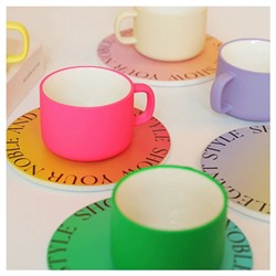 Инстаграммные цветные кружки с подставками ☕️