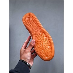 Повседневные кроссовки Adida*s originals Samba Handball Spezial retro имеют простую и изящную форму, придающую людям повседневный стиль одежды, удобны и облегченны в носке, гибки и комфортны для занятий спортом и подходят для повседневной носки.