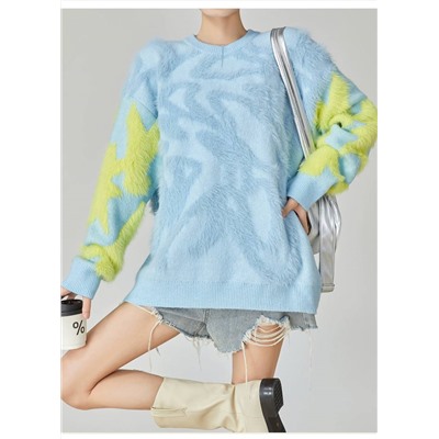 Женский свитер с пушистой аппликацией 😃