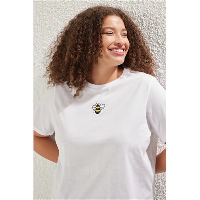 Beyaz %100 Pamuk Nakışlı Crop Bisiklet Yaka Örme T-Shirt  TBBSS25BF00015