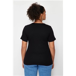 Siyah Slim Fit Kalpli Cut-Out Detaylı Fitilli %100 Pamuk Örme Büyük Beden T-shirt TBBSS24BF00006