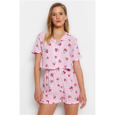 TRENDYOLMİLLA Pembe Çiçek Desenli Viskon Gömlek-Şort Dokuma Pijama Takımı THMSS23PT00167
