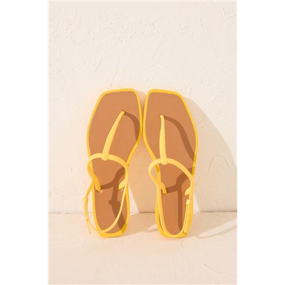 Chanclas entrelazadas punta cuadrada