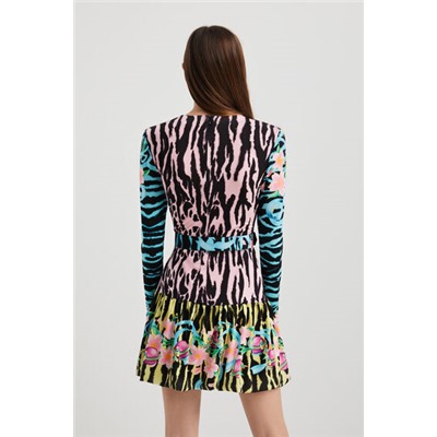 Vestido slim corto cebra