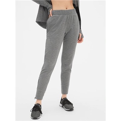 GapFit All Elements Fleece Slim Straight Joggers