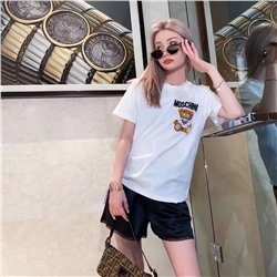 Проверенная футболка Moschino 🐻  Она абалденная!!! Много раз девочки заказывали 🔥🔥🔥   Мишка махровый и очень приятный на ощуп  Материал: хлопок