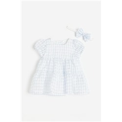 Kleid und Accessoire
