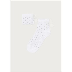 Kurze Socken für Mädchen mit modischem Detail