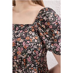 Çok Renkli Balon Kol Kare Yaka Yırtmaçlı Midi Dokuma Büyük Beden Elbise TBBSS25AH00098