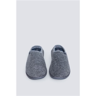 Zapatilla casa destalonada