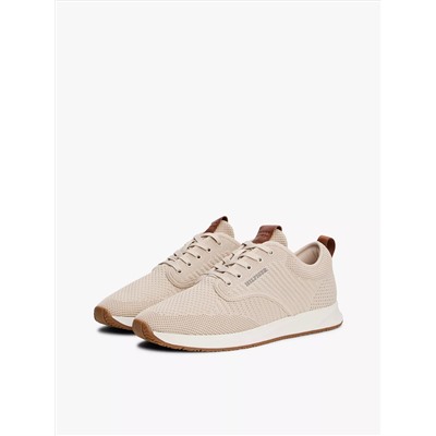 Knit Runner Sneaker