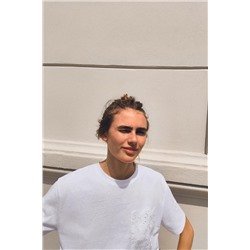 T-SHIRT WITH SWISS-EMBROIDERED POCKET