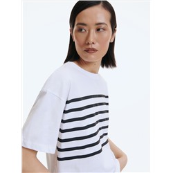 Übergroßes bedrucktes T-Shirt