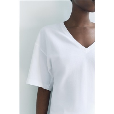 V-NECK TOP