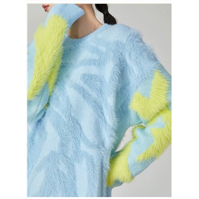 Женский свитер с пушистой аппликацией 😃