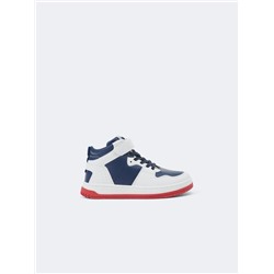 HIGH-TOP STREET-STYLE SNEAKERS
