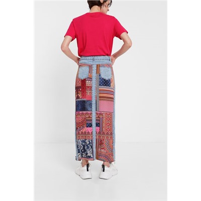 Camiseta bordado pico frontal