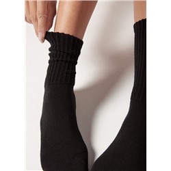Kurze gerippte Socken mit bequemer Passform