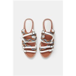 Sandalias planas hebilla tiras