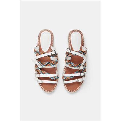 Sandalias planas hebilla tiras