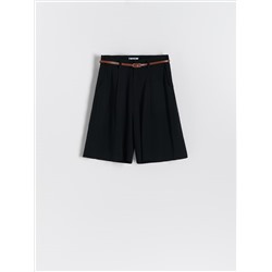 Shorts mit Gürtel