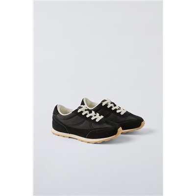 SOFT SNEAKERS