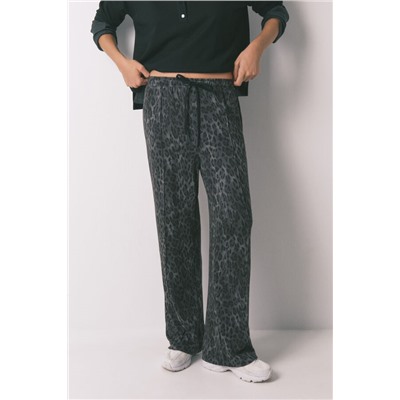 Pantalón largo animal print gris