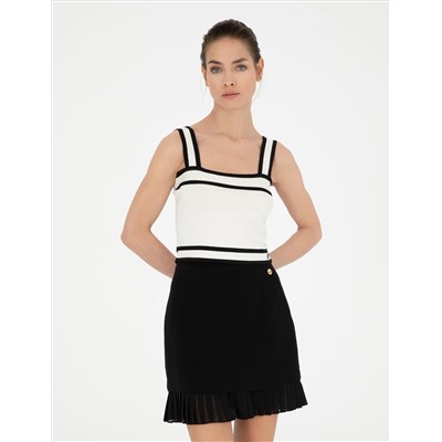 Beyaz Crop Top Triko Bluz