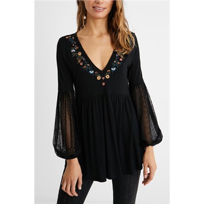 Camiseta avolantada flores
