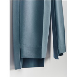 Hose mit Bügelfalte