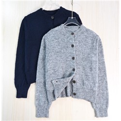 Простой и универсальный вязаный свитер  CO*S