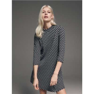Gepunktetes Kleid