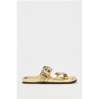 METALLIC CROSSOVER STRAP SANDALS