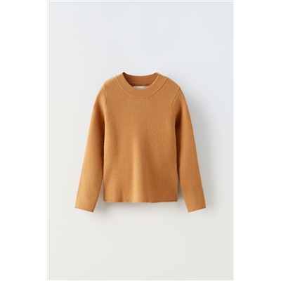 RIBBED KNIT SWEATER