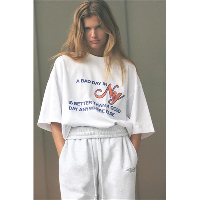 T-SHIRT WITH CONTRAST SLOGAN