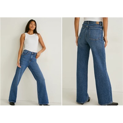Loose Fit Jeans - High Waist - LYCRA®