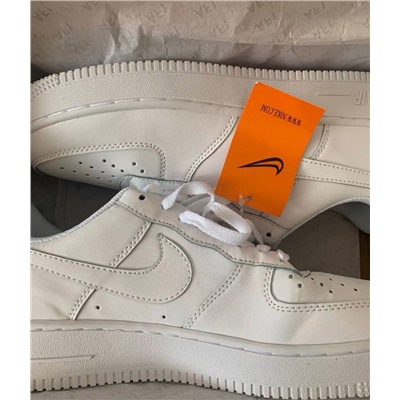 Кроссовки Nike