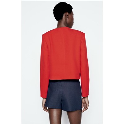 SHORT BLAZER WITH GOLDEN BUTTON DETAIL