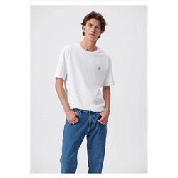 Mavi Mühür Logo Nakışlı Beyaz Tişört Loose Fit / Bol Rahat Kesim 067074-620