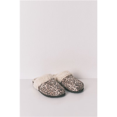 Zapatillas tipo zueco borreguito animal print