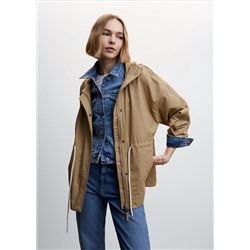 Parka bolsillos capucha