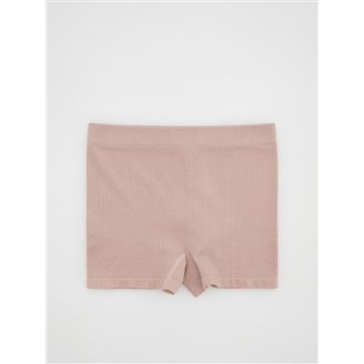 Nahtlose Slips im Shorts-Stil