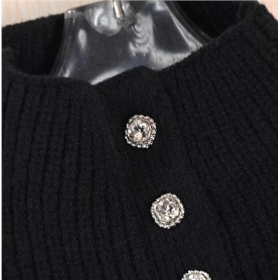 Вязаный жилет-шаль