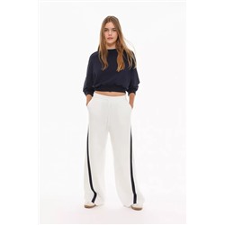 Oversize trousers stripes