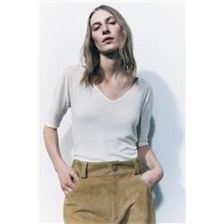 V-NECK TOP