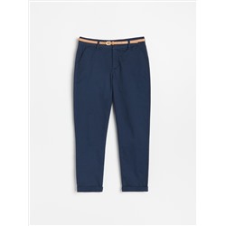 Chinohose mit Gürtel