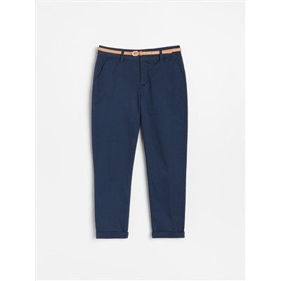 Chinohose mit Gürtel