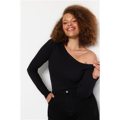 Siyah Fitted/Vücuda Oturan Omzu Açık Fitilli Pamuklu Esnek Örme Bluz TBBAW24AF00002